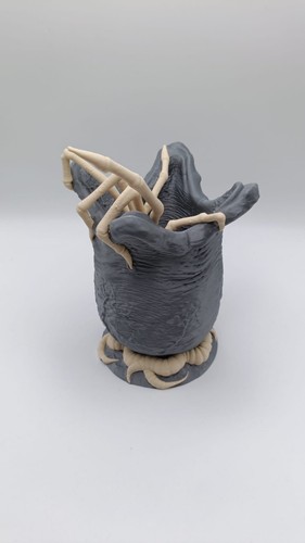 Alien face hugger egg lamp - alien,