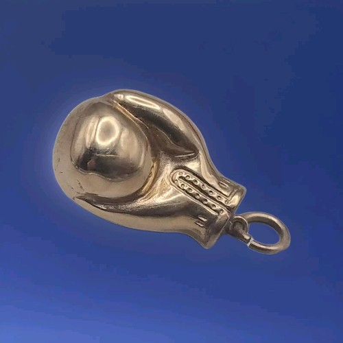 9ct gold boxing - glove, pendant
