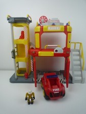 TONKA TOWN FIRE STATION PLAYSET LIGHTS & SOUNDS TONKA FIRE ENGINE & FIGURE