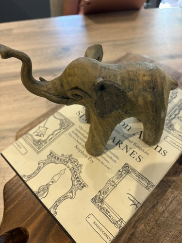Elephant sculpture ornament - elephant, sculpture/ornament