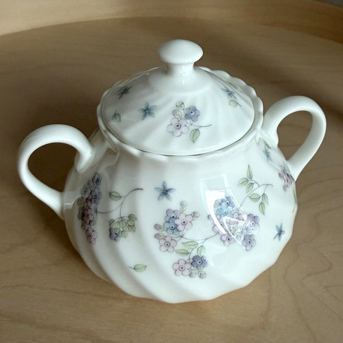 Wedgwood april flowers bone - flowers,