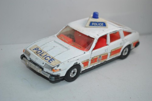 Corgi toys rover - sd1, police