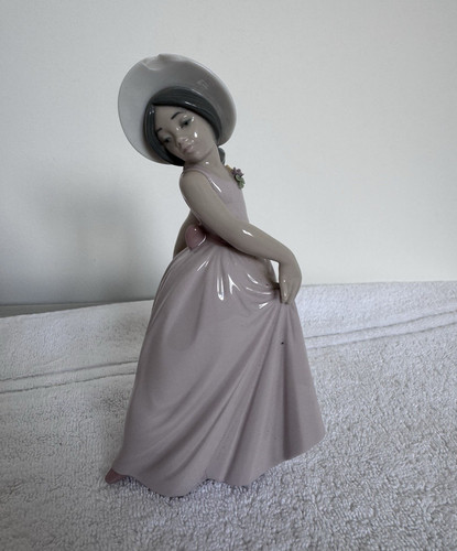 Lladro 5376 lady - lladro, dress
