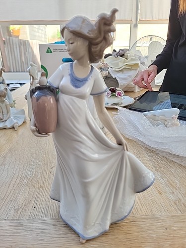 Lladro nao figurine - nao,