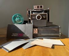 Polaroid Automatic 250 Land Camara  1960s 