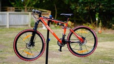 Full suspension mountain bike