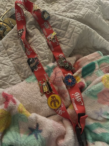Disney trading pins lot - disney, 9