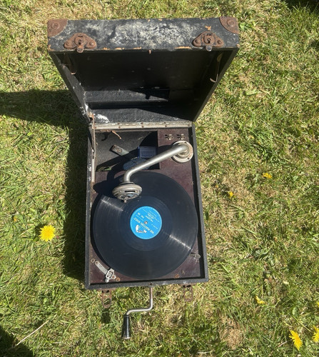 Portable wind gramophone - wind-up,