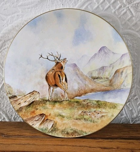 Wedgwood prestige plate call - plate.,