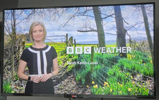 LG 42LA690V 42-inch Full HD