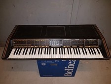 MOOG POLY MOOG SYNTHESIZER