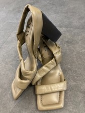 LADIES SIZE 4 KHAKI GREEN