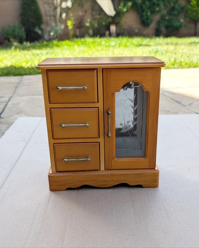 Vintage wooden jewellery - wooden, box