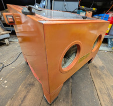 Sand Blasting Cabinet With Blasting Gun