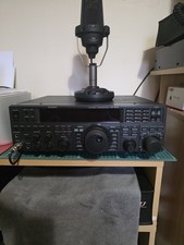 YAESU FT 950 plus YAESU MD 200