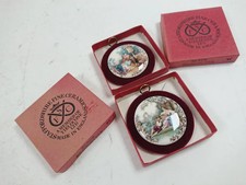 2 Staffordshire Fine Ceramics