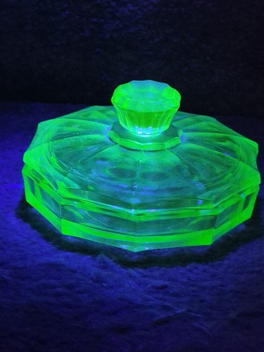 Uranium glass trinket dish - trinket,