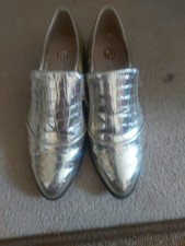 ladies river island shoes size 5 Gold Brogues Excellent Condition 