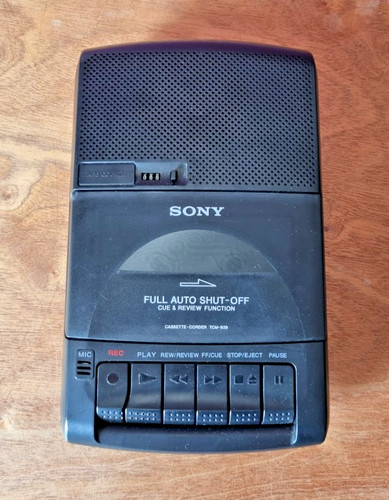 Sony tcm 939 portable cassette - sony,