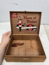 VTG Empty House Of Windsor