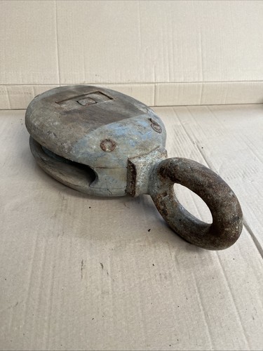Single block pulley antique - ,