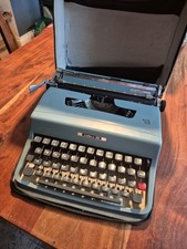 Olivetti retro vintage Italian typewriter original case duck egg blue lettera 32