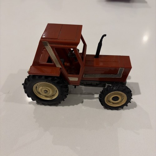Britains fiat 880 dt - 1/32,