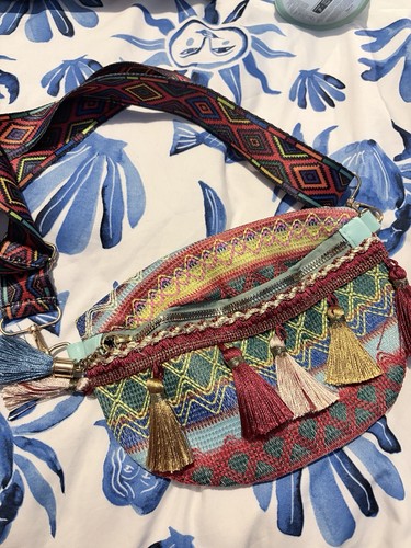 Boho hippie bum - hippie, shoulder