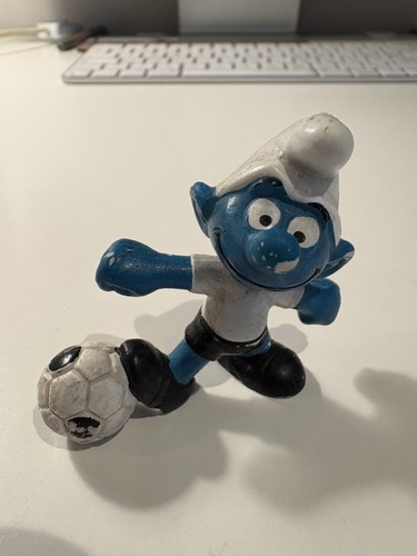 Vintage football soccer - vintage, smurf