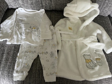 George Disney Winnie The Pooh Pyjamas & Dressing Gown 3-6 Months NWOT small mark