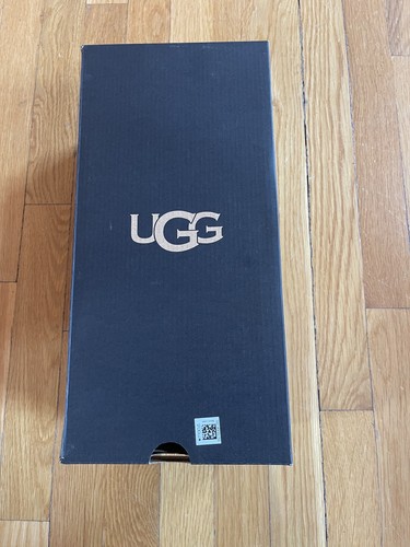 Ugg 100 authentic empty shoe - 100%,