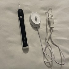 Oral-B 3756 Electric Toothbrush With Charger - Great Working Order