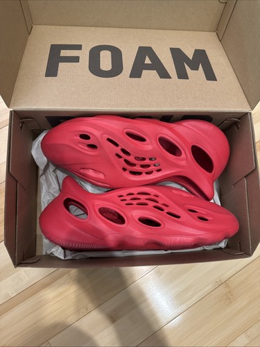 Size adidas yeezy foam - 11,