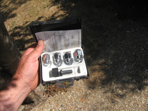 Genuine kia hyundai wheel - wheel, nuts