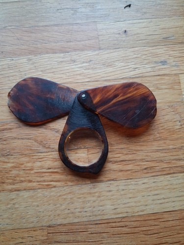 Antique shell cased loupe - cased,