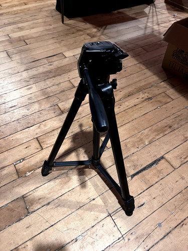 Brand lightweight tripod - -,
