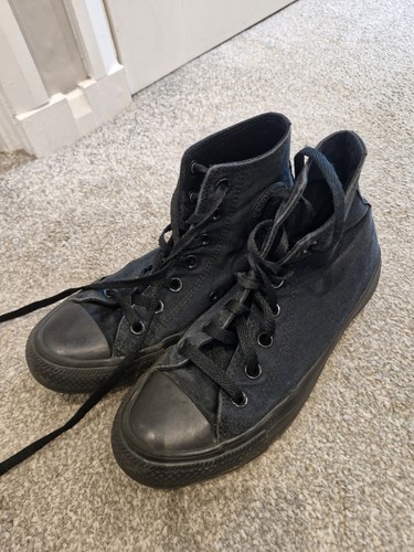 Black converse tops size 5 - hi,