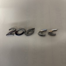 PEUGEOT 206 CC REAR "206 cc" BADGE 04 REGGENUINE PEUGEOT PARTS