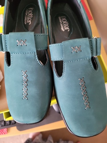 Hotter teal green - teal,