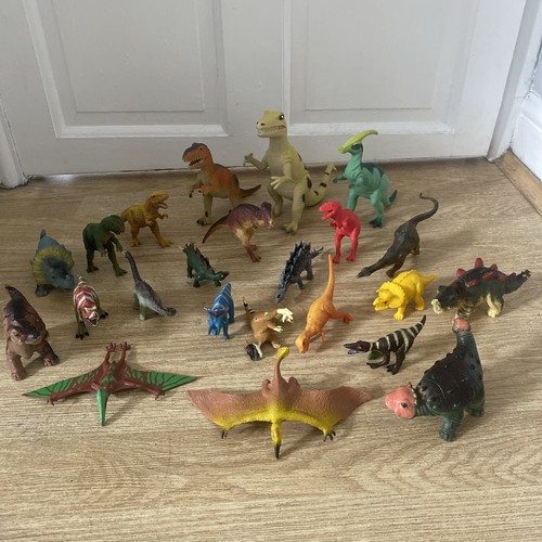 Dinosaur bundle plastic 4 - 23,