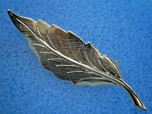 Bt75 vintage gold tone metal - vintage,