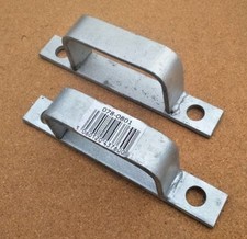 D bracket on plate gate