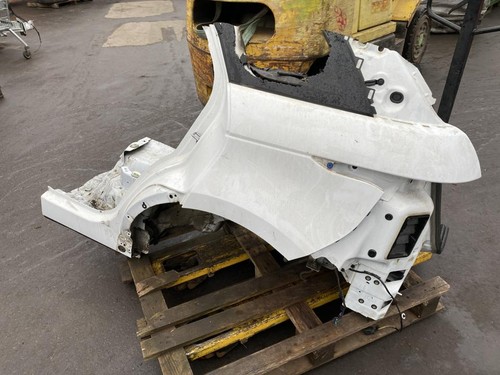 Body quarter land - body,