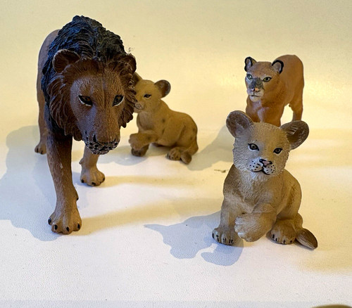 Lion lioness with cubs - with,