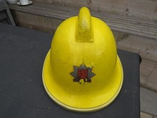 OBSOLETE ESSEX CROMWELL FIRE FIGHTERS YELLOW HELMET DATED 1991 SIZE LARGE