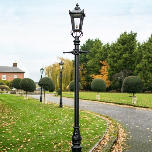 New black victorian lamp - new, 2.7m