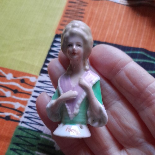 Small vintage pin cushion - small,
