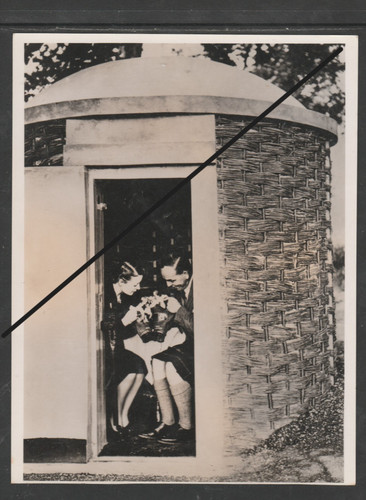 Photograph ww2 henderson - ,