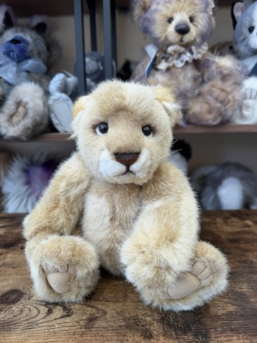 Charlie bears savannah - charlie,