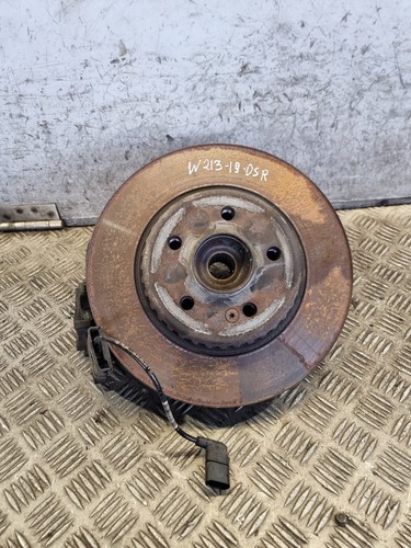 Mercedes e220 wheel hub - e220,